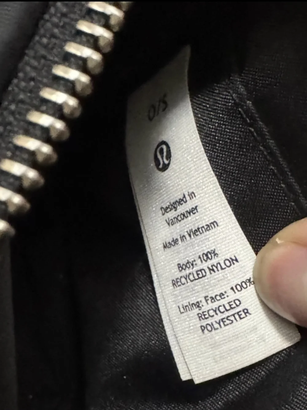 lululemon Camera Crossbody 2 L